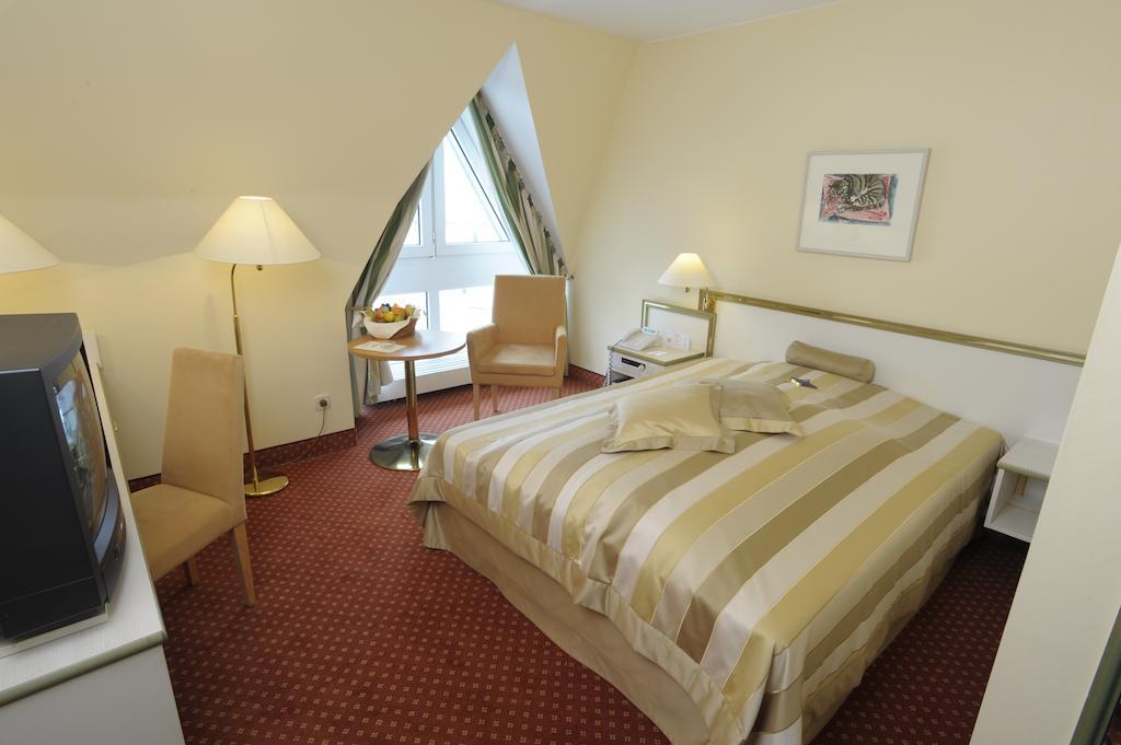 ולדנבורג Panoramahotel Waldenburg מראה חיצוני תמונה